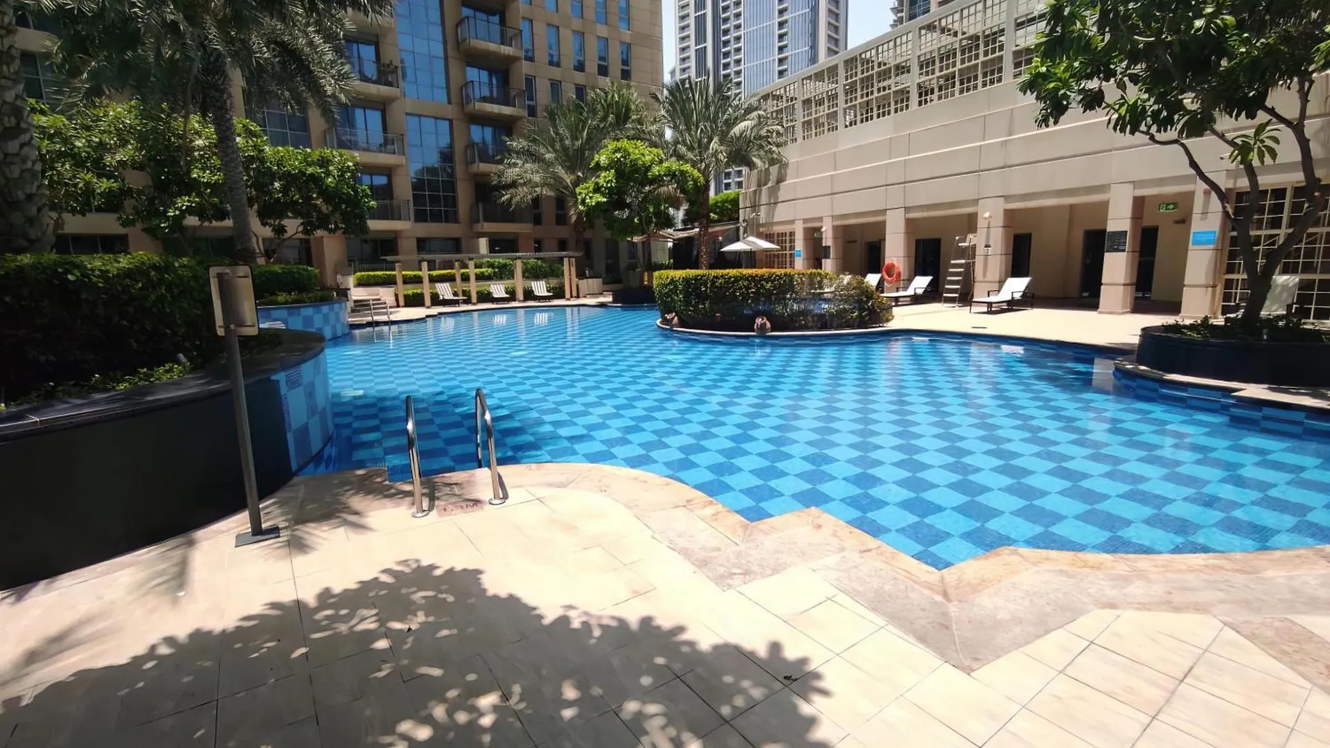 Luxbnb Standpoint Tower Blvd Views contacts